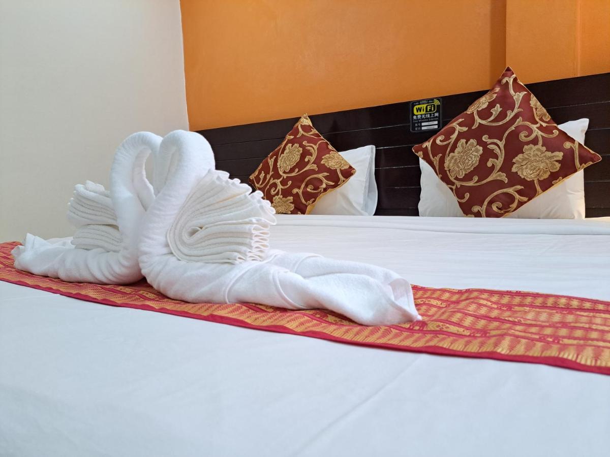 Lily Holiday 百合假日 Patong Ngoại thất bức ảnh